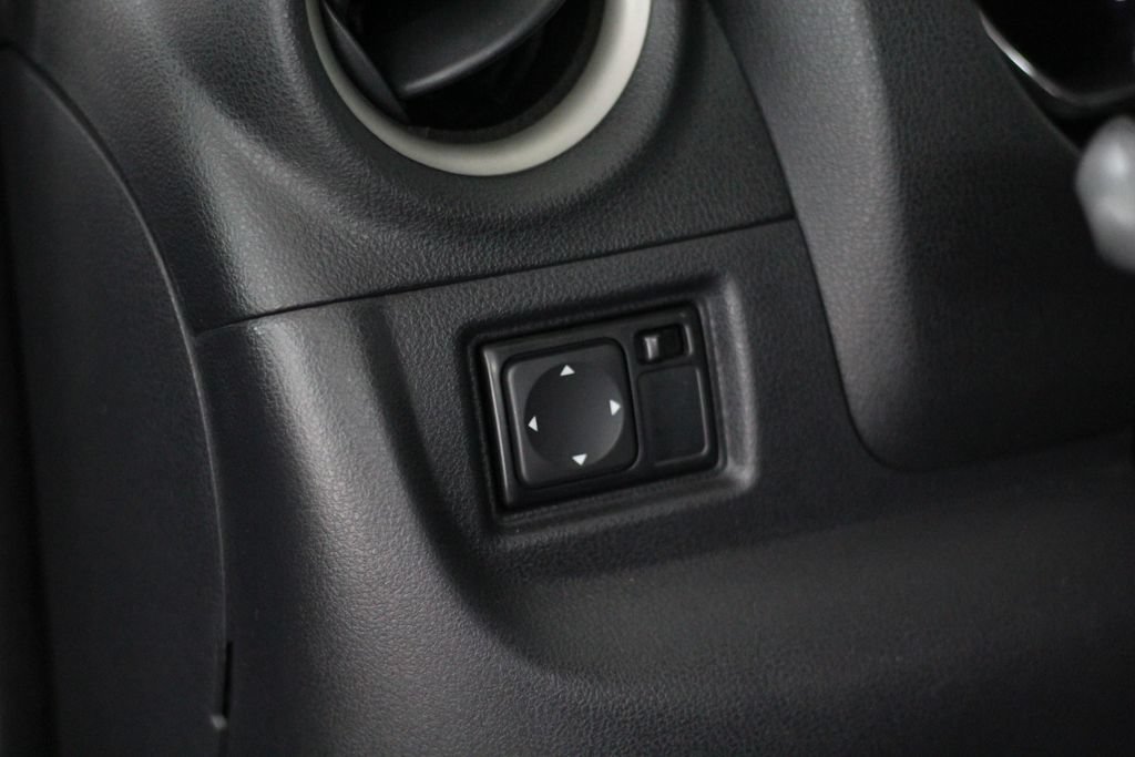 Used 2013 Nissan Versa SV w/ Convenience Pkg FWD image 35