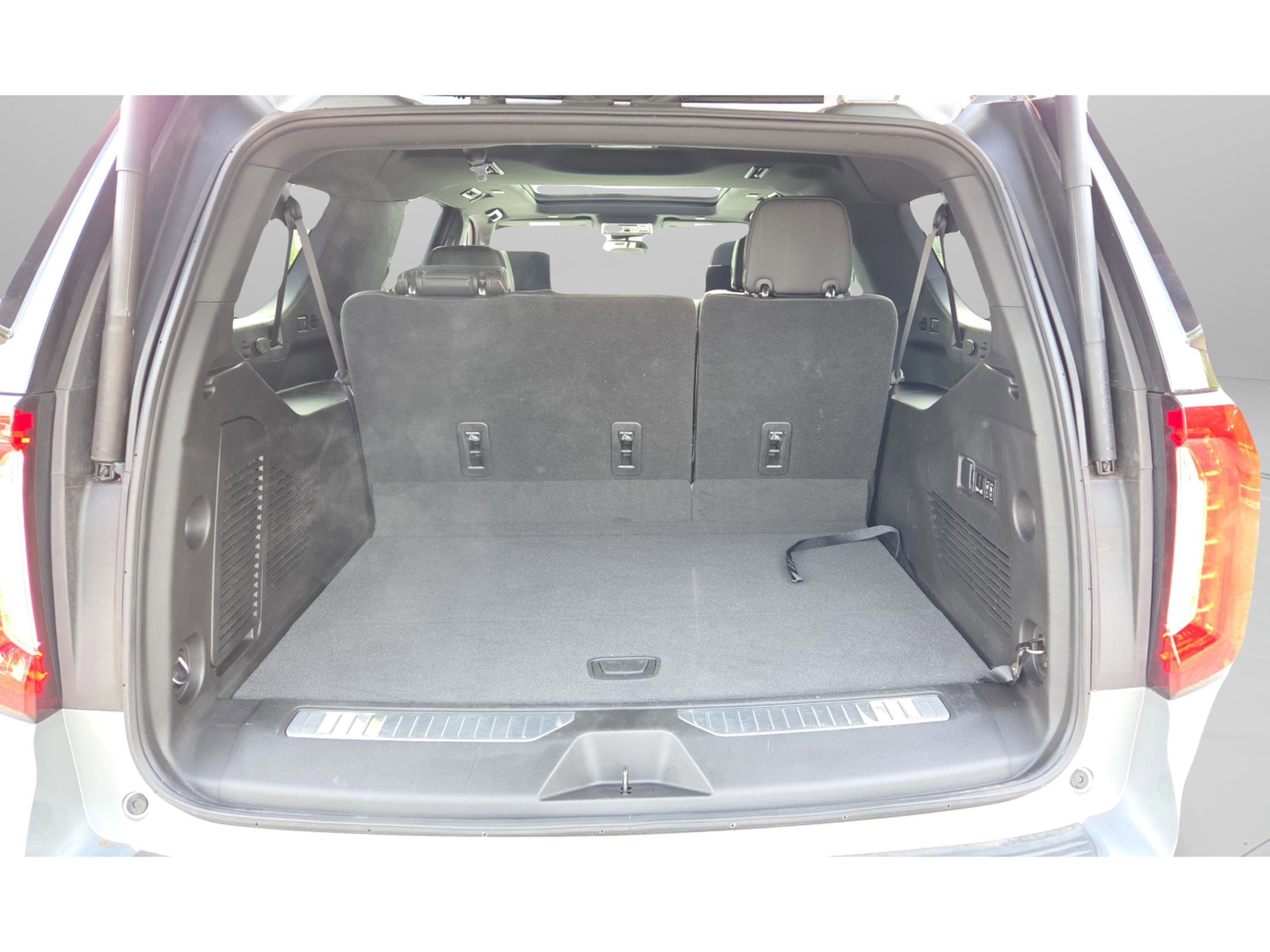 Used 2023 GMC Yukon XL AT4 w/ AT4 Premium Plus Package AWD/4WD image 15