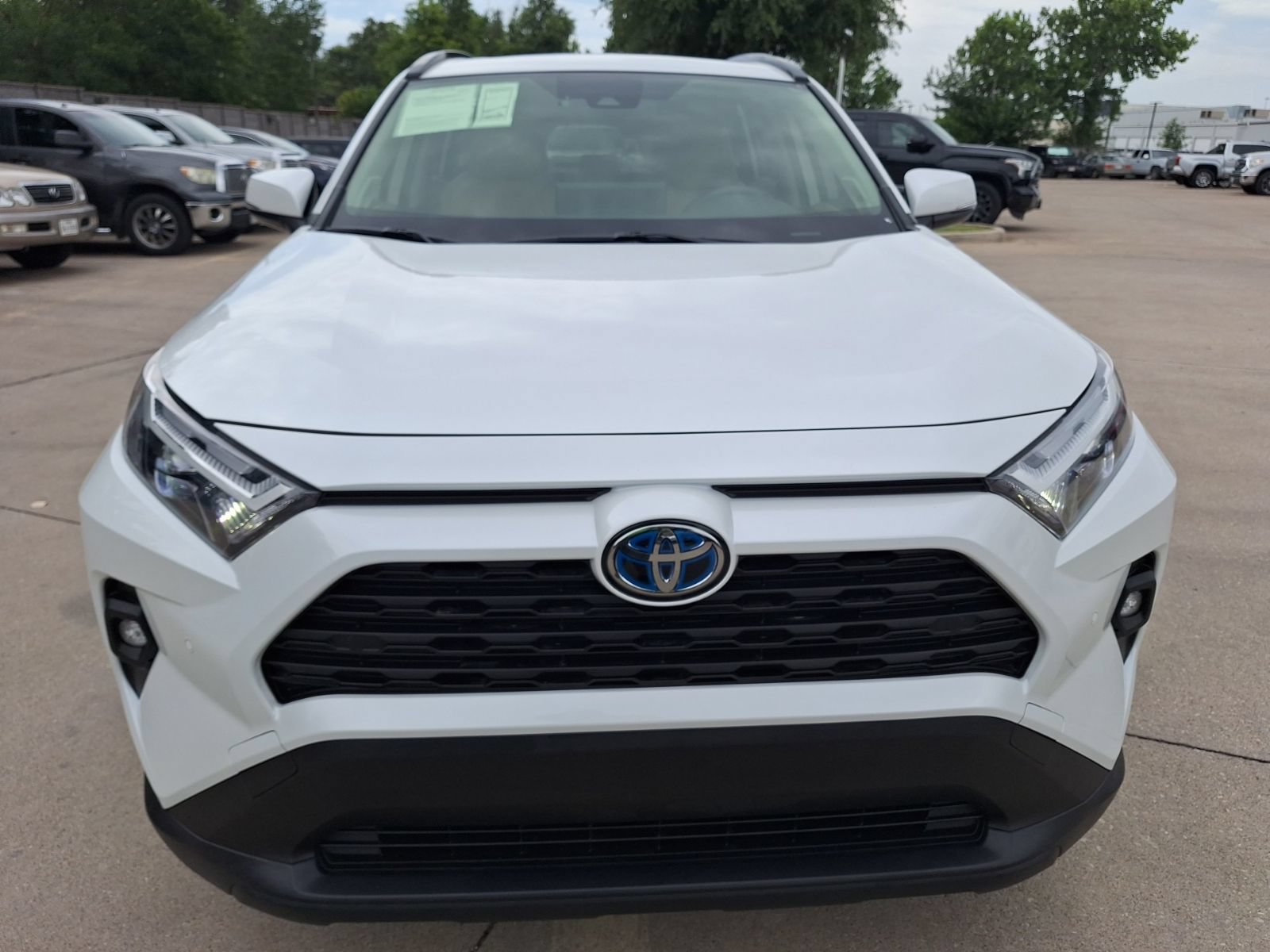 Used 2023 Toyota RAV4 XLE Premium AWD/4WD image 9
