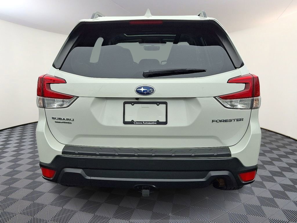 Used 2020 Subaru Forester Premium AWD/4WD image 8