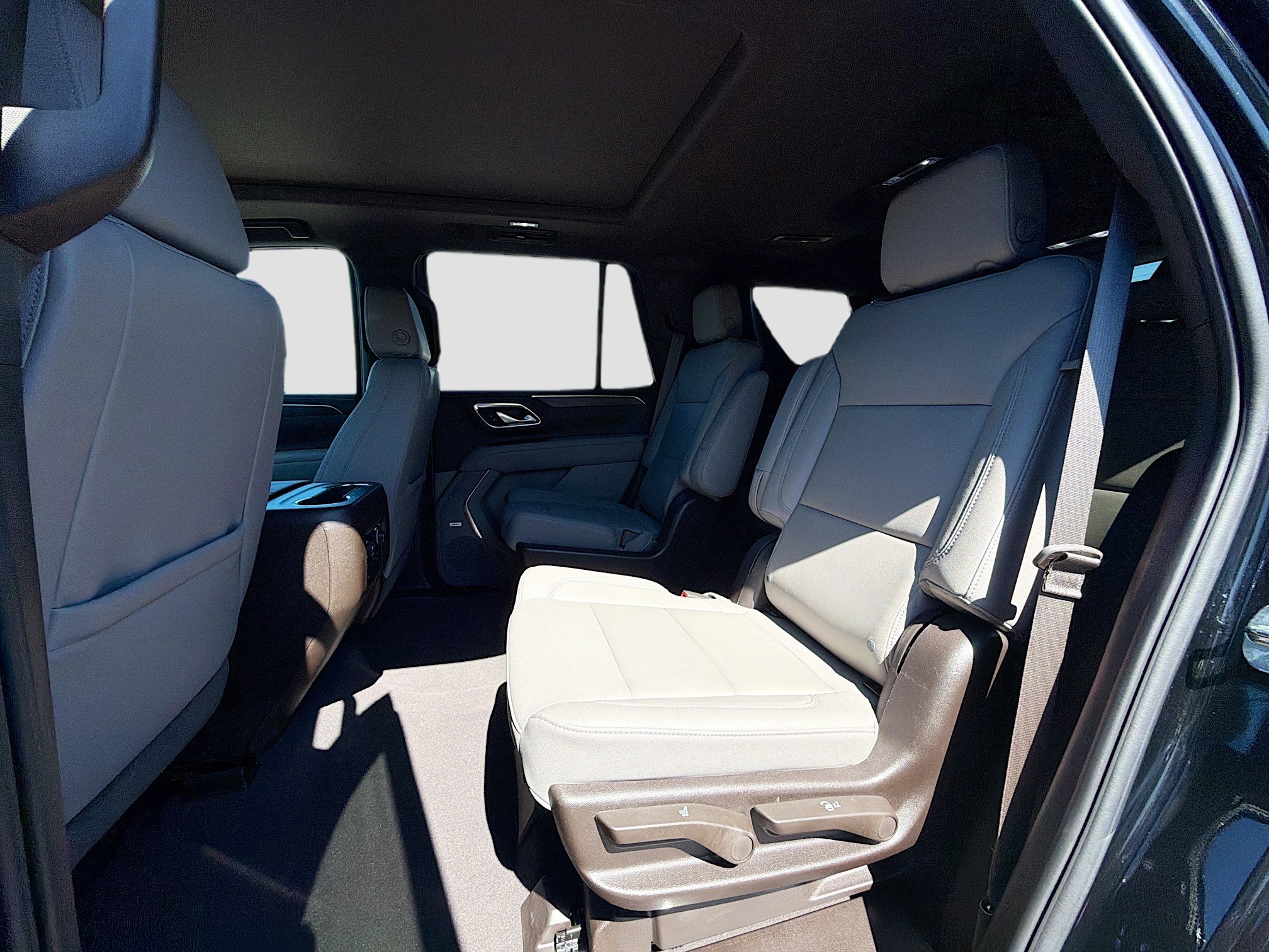 Used 2024 Chevrolet Tahoe LT w/ Luxury Package image 21