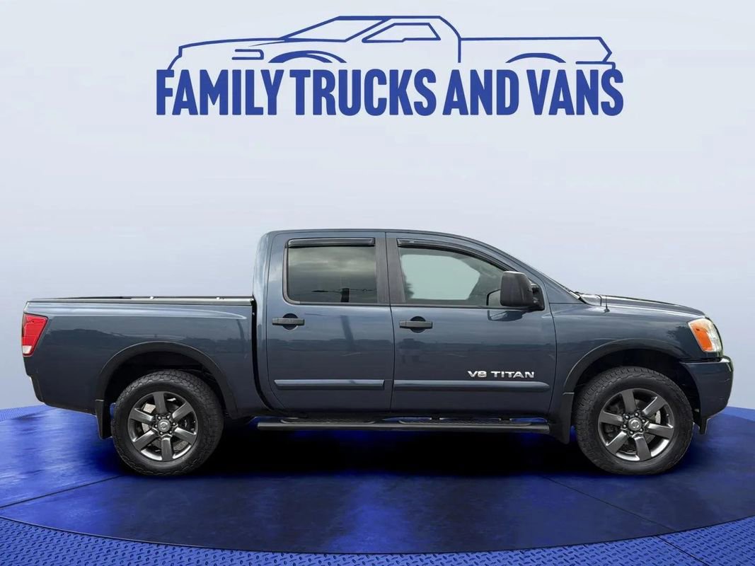 Used 2015 Nissan Titan SV w/ SV Value Truck Package image 4