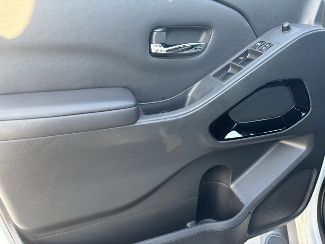 Used 2023 Nissan Frontier SV w/ Midnight Edition Package image 9