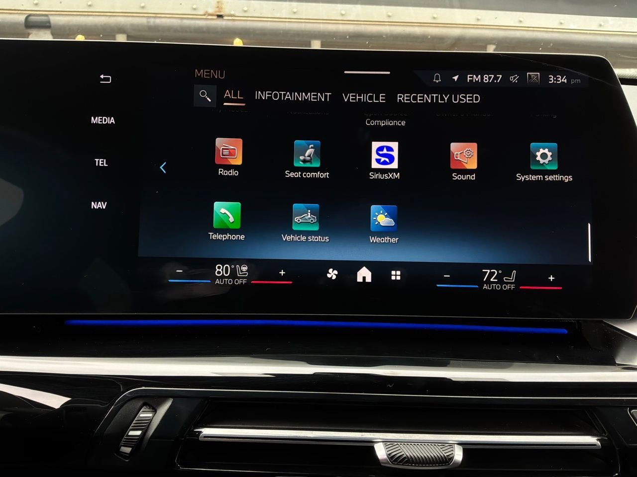 Used 2025 BMW X2 xDrive28i w/ M Sport Package AWD/4WD image 35