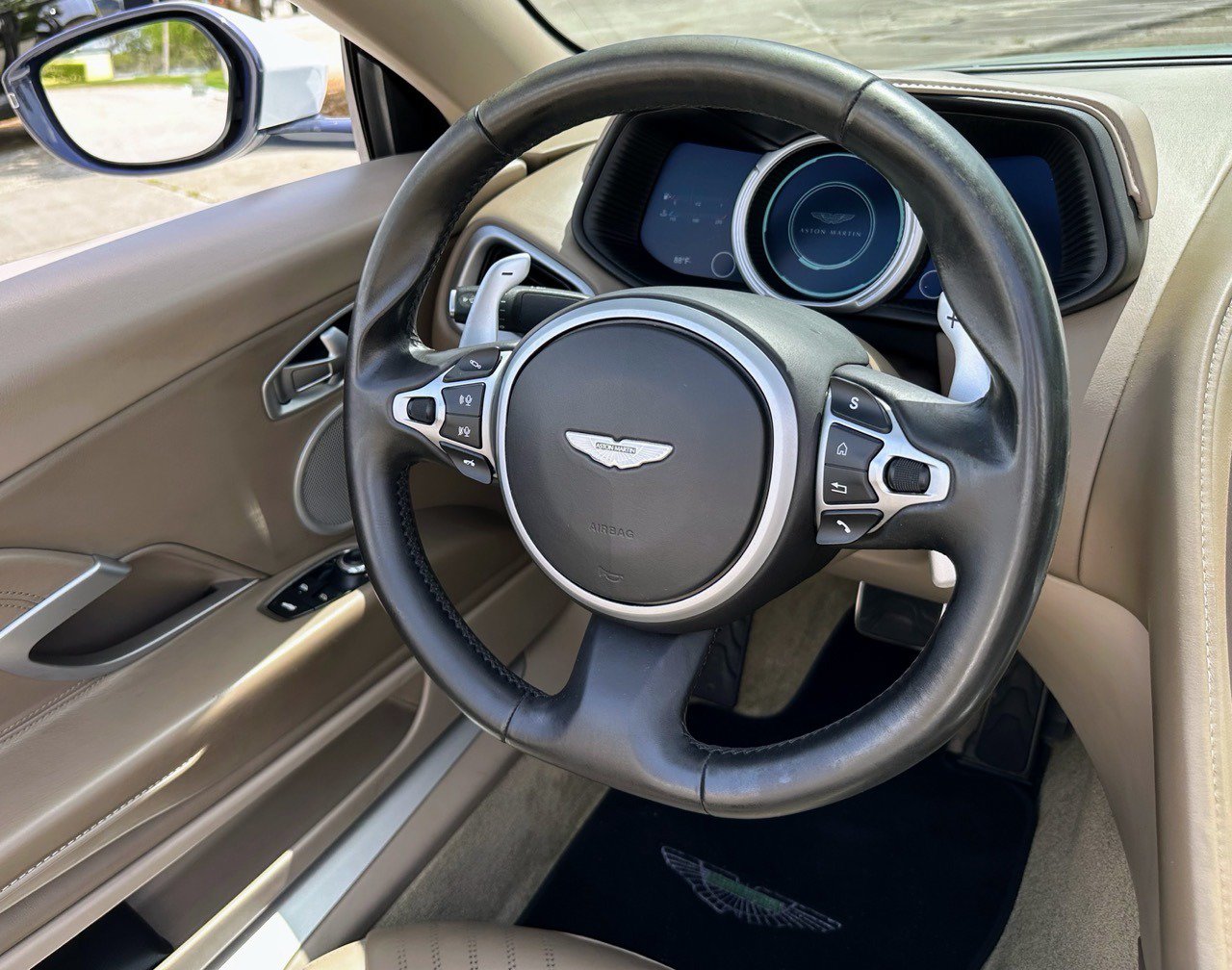 Used 2019 Aston Martin DB11 Volante RWD image 20