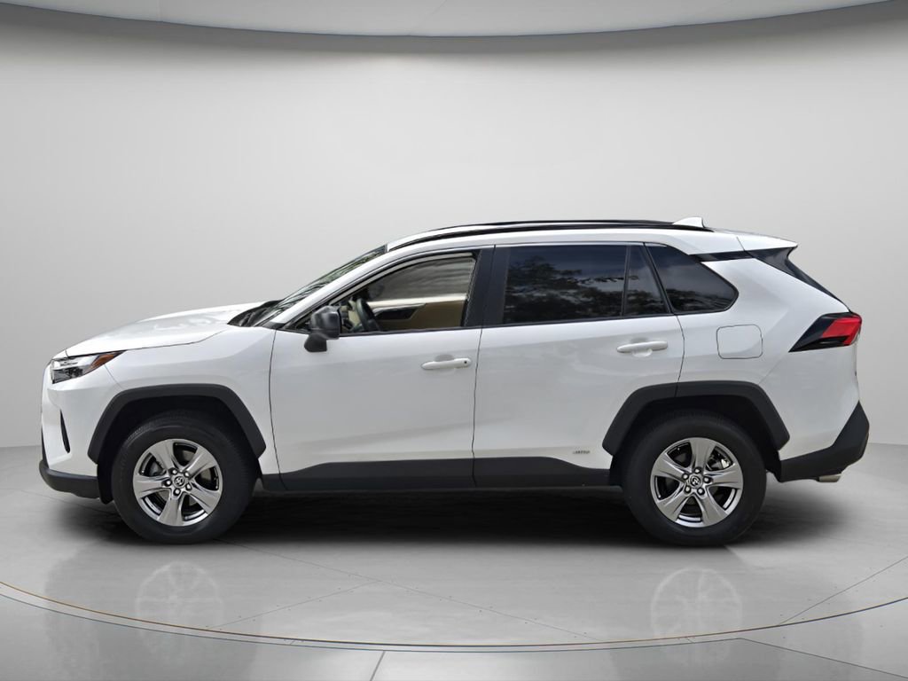 Used 2023 Toyota RAV4 LE image 4
