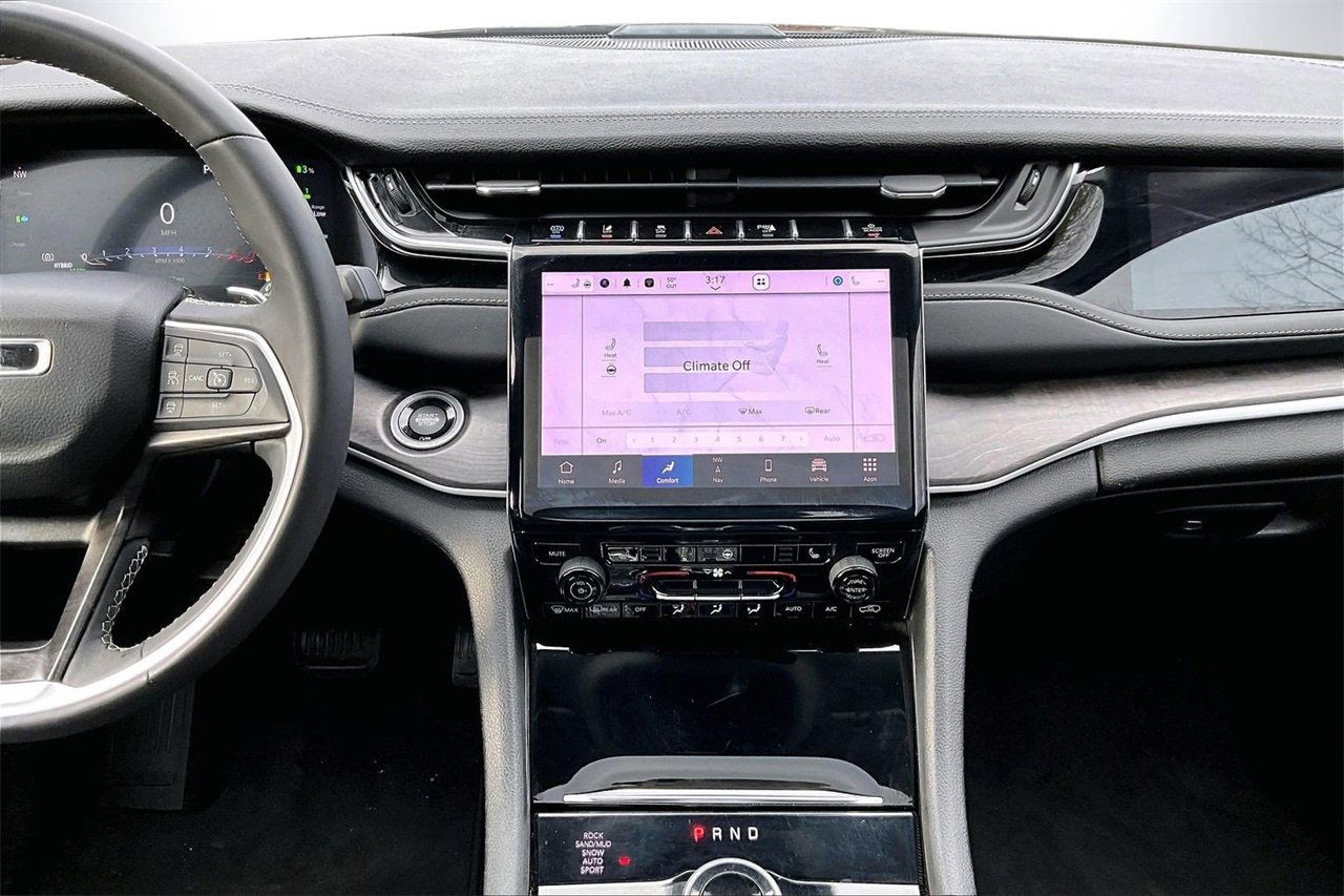 Used 2024 Jeep Grand Cherokee Limited 4xe image 12