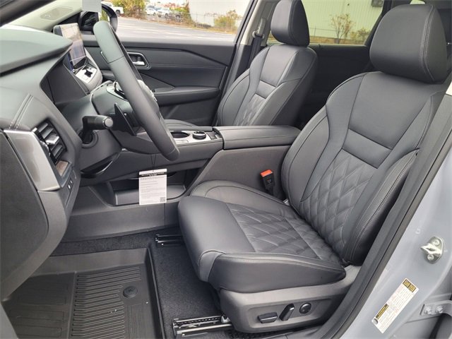 New 2026 Nissan Rogue Platinum image 5