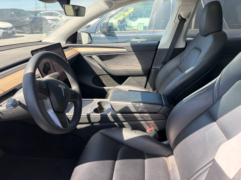 Used 2024 Tesla Model Y Long Range AWD/4WD image 9