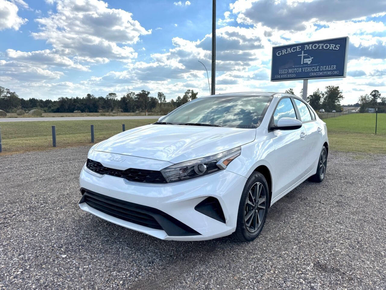 Used 2024 Kia Forte LXS image 4