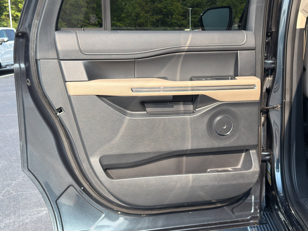 Used 2022 Ford Expedition Max XLT RWD image 34