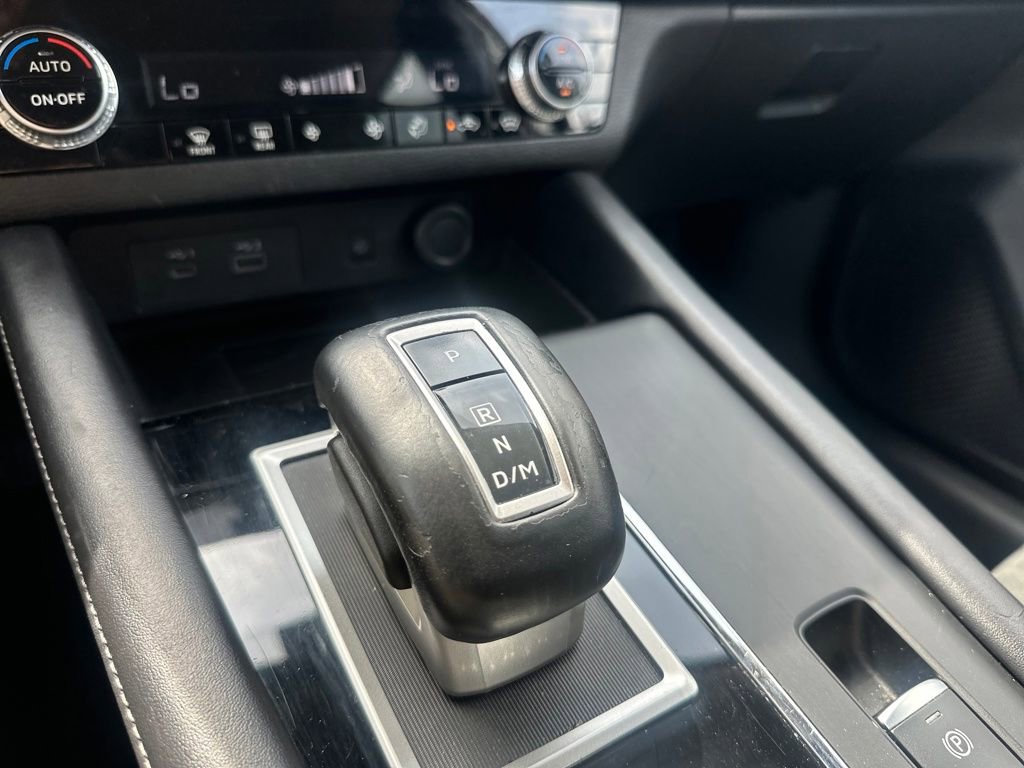 Used 2024 Mitsubishi Outlander SE image 17