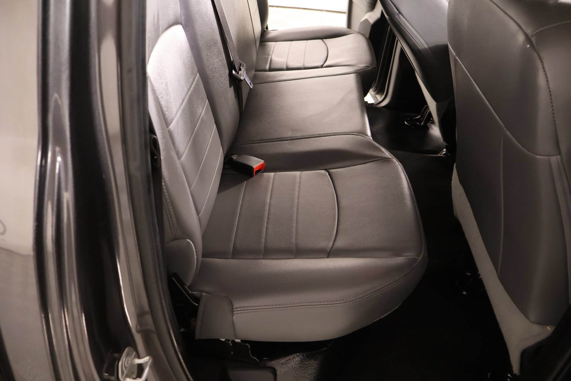 Used 2020 RAM 1500 Tradesman w/ Chrome Appearance Group RWD image 13