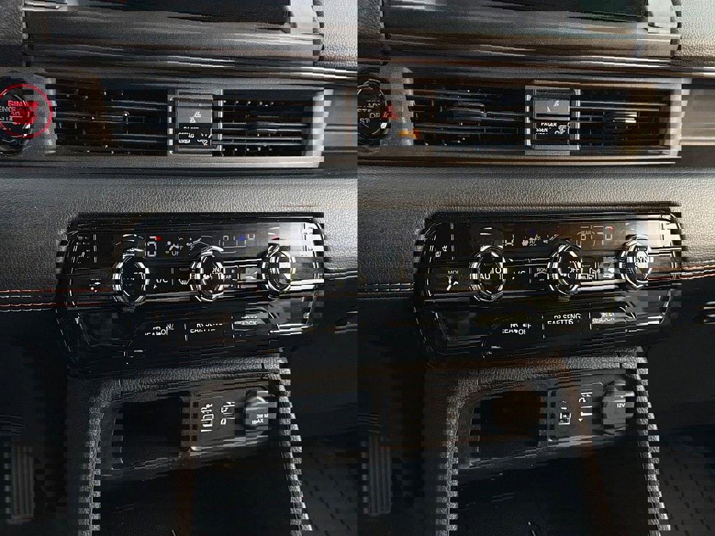 Used 2025 Honda Pilot TrailSport image 14