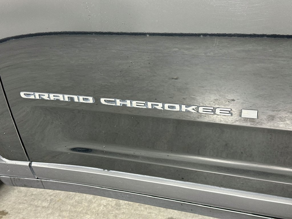 Used 2023 Jeep Grand Cherokee Laredo w/ Trailer Tow Prep Group (B) AWD/4WD image 29