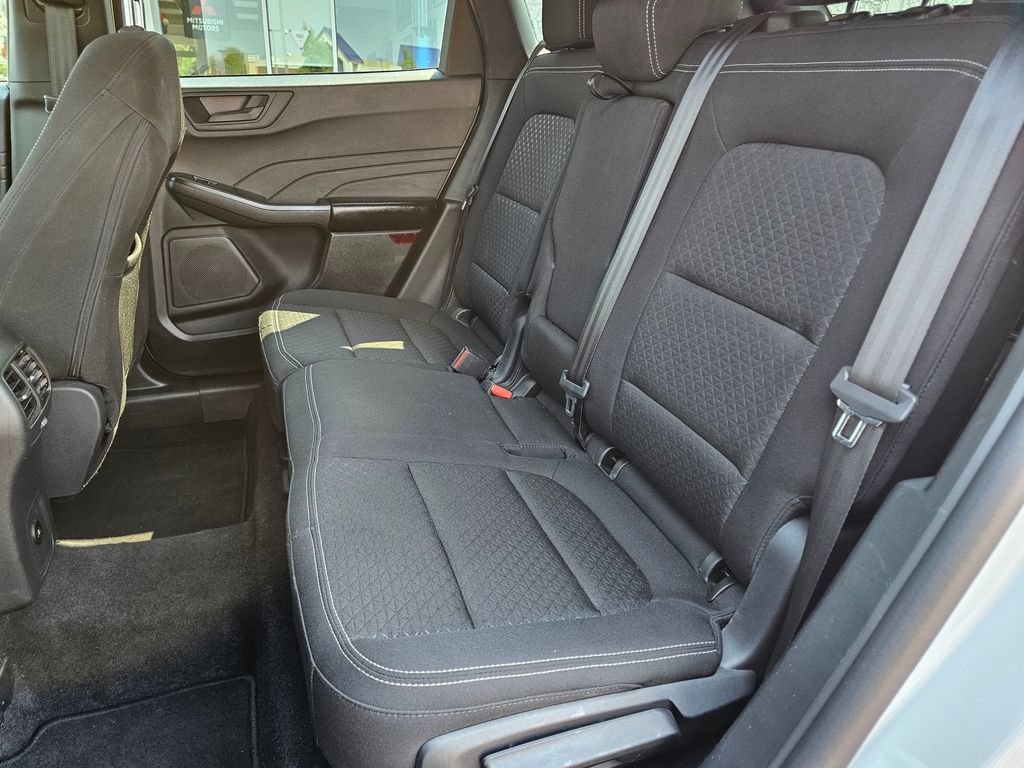 Used 2025 Ford Escape Active AWD/4WD image 19