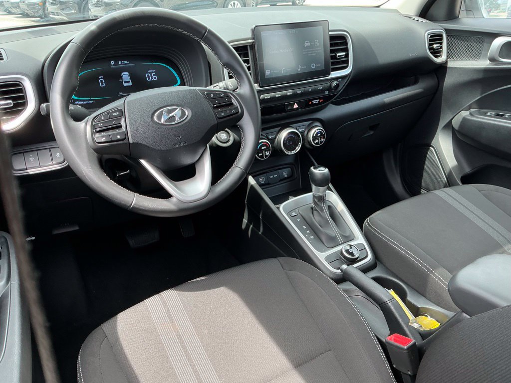 Used 2025 Hyundai Venue SEL FWD image 31