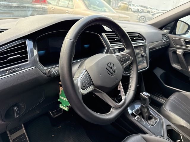 Certified 2023 Volkswagen Tiguan SE R-Line image 16