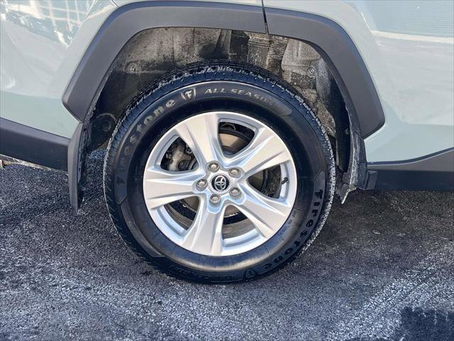 Used 2020 Toyota RAV4 XLE w/ Convenience Package image 8
