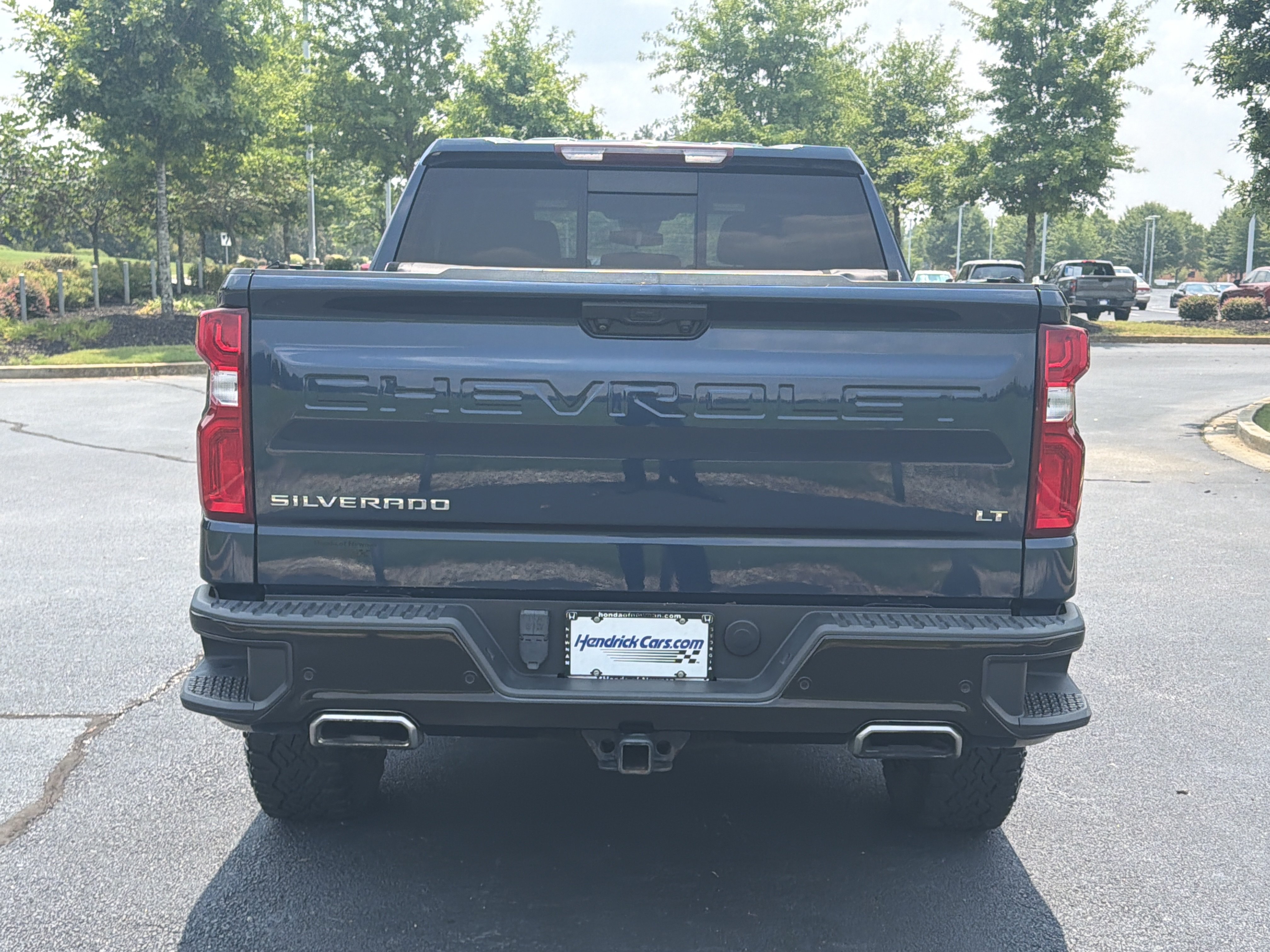 Used 2022 Chevrolet Silverado 1500 LT Trail Boss w/ Convenience Package II AWD/4WD image 2