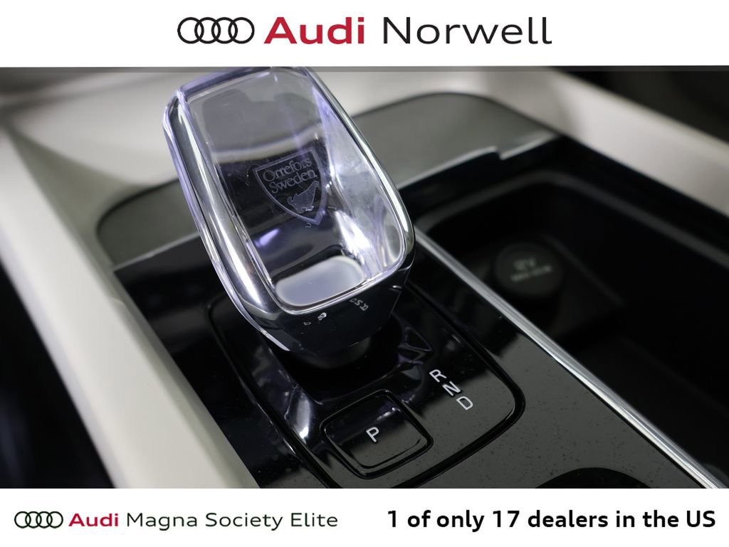 Used 2024 Volvo XC60 T8 Ultimate w/ Protection Package Premier AWD/4WD image 3