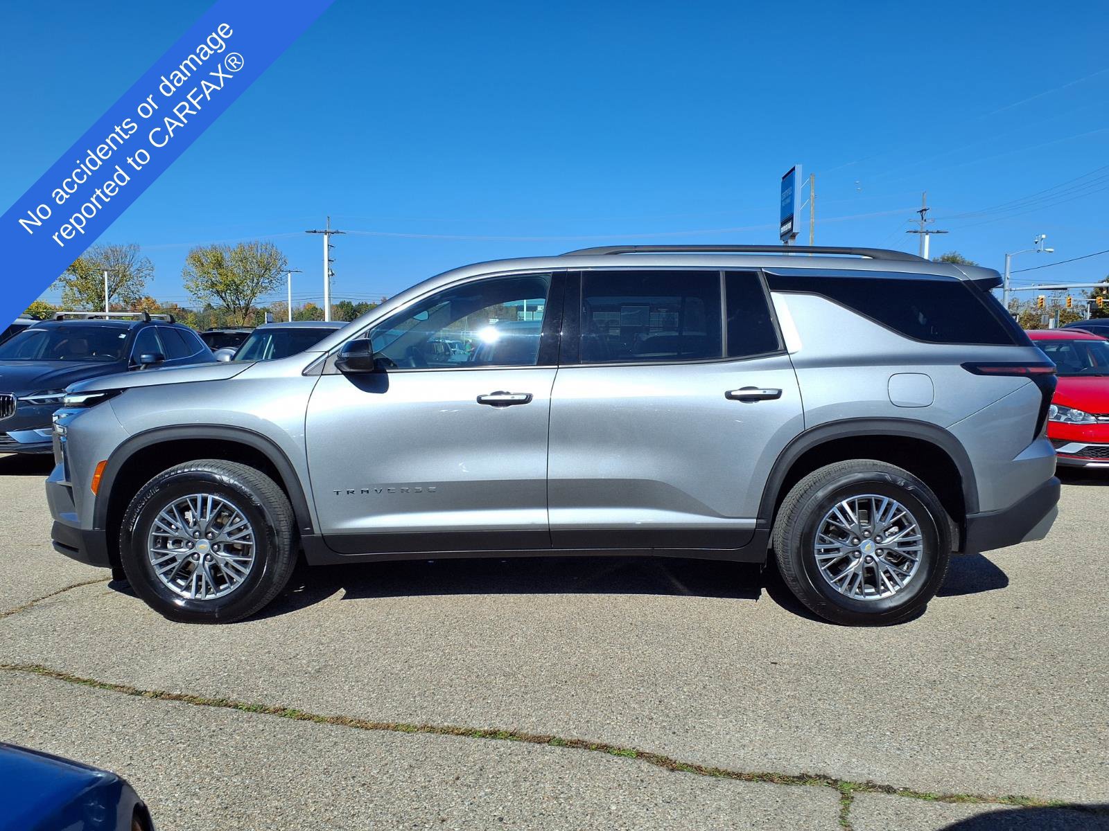 Used 2026 Chevrolet Traverse LT FWD image 8