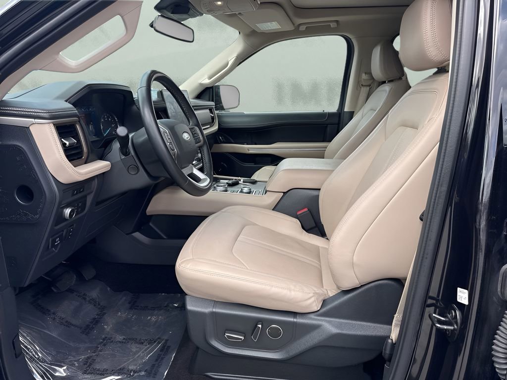 Used 2022 Ford Expedition Max Limited image 9