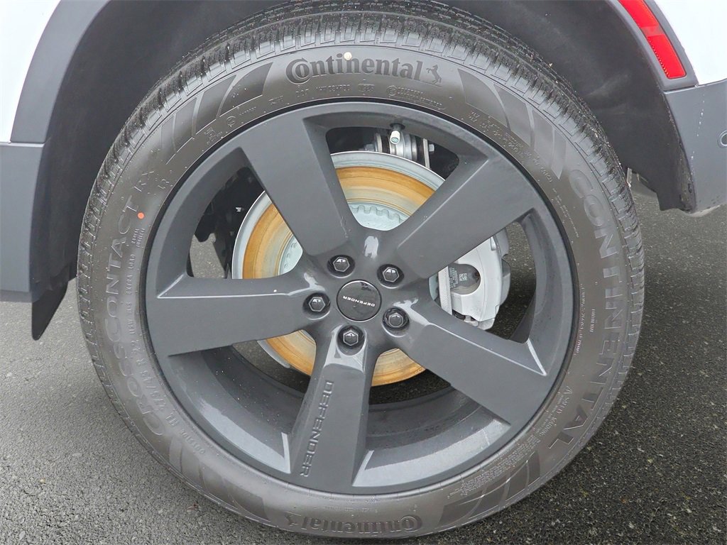 New 2026 Land Rover Defender 110 S image 33