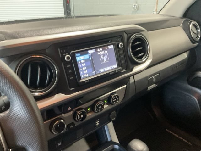 Used 2018 Toyota Tacoma SR5 AWD/4WD image 24