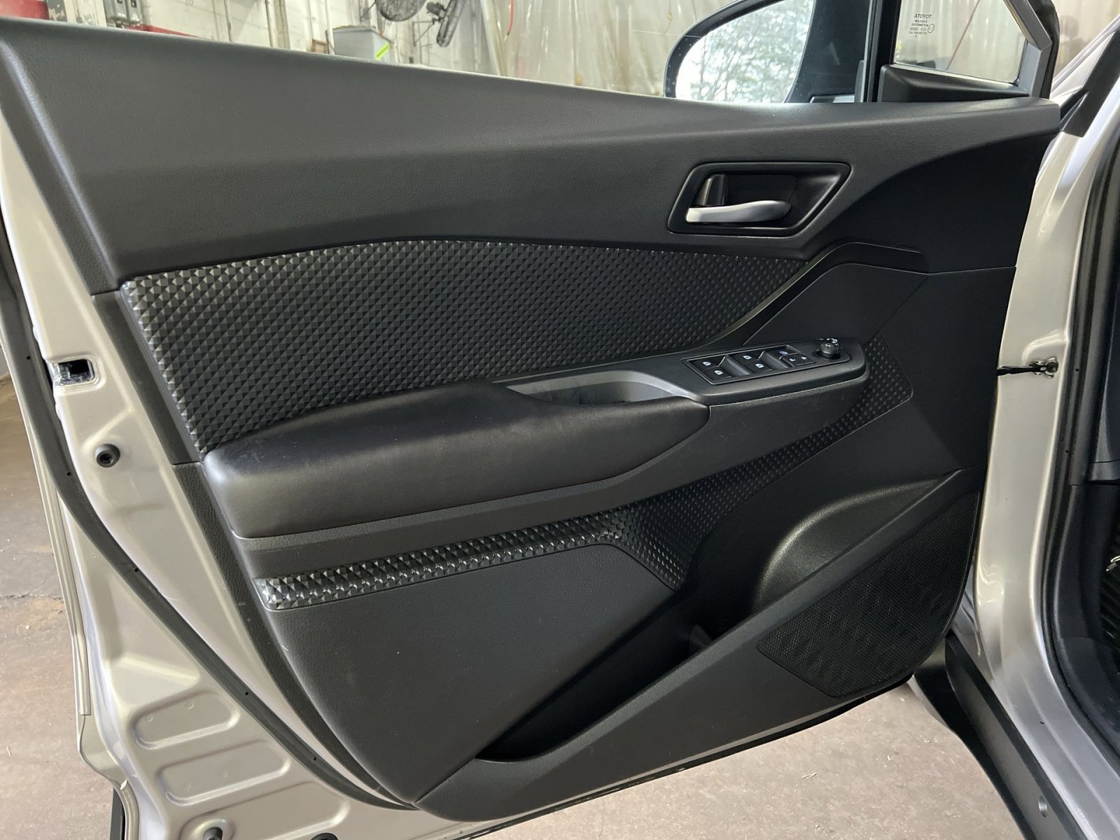 Used 2019 Toyota C-HR LE image 13