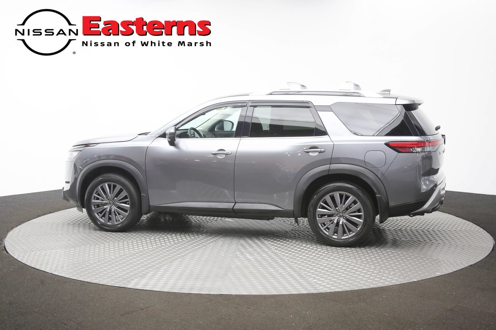 Used 2024 Nissan Pathfinder SL AWD/4WD image 61