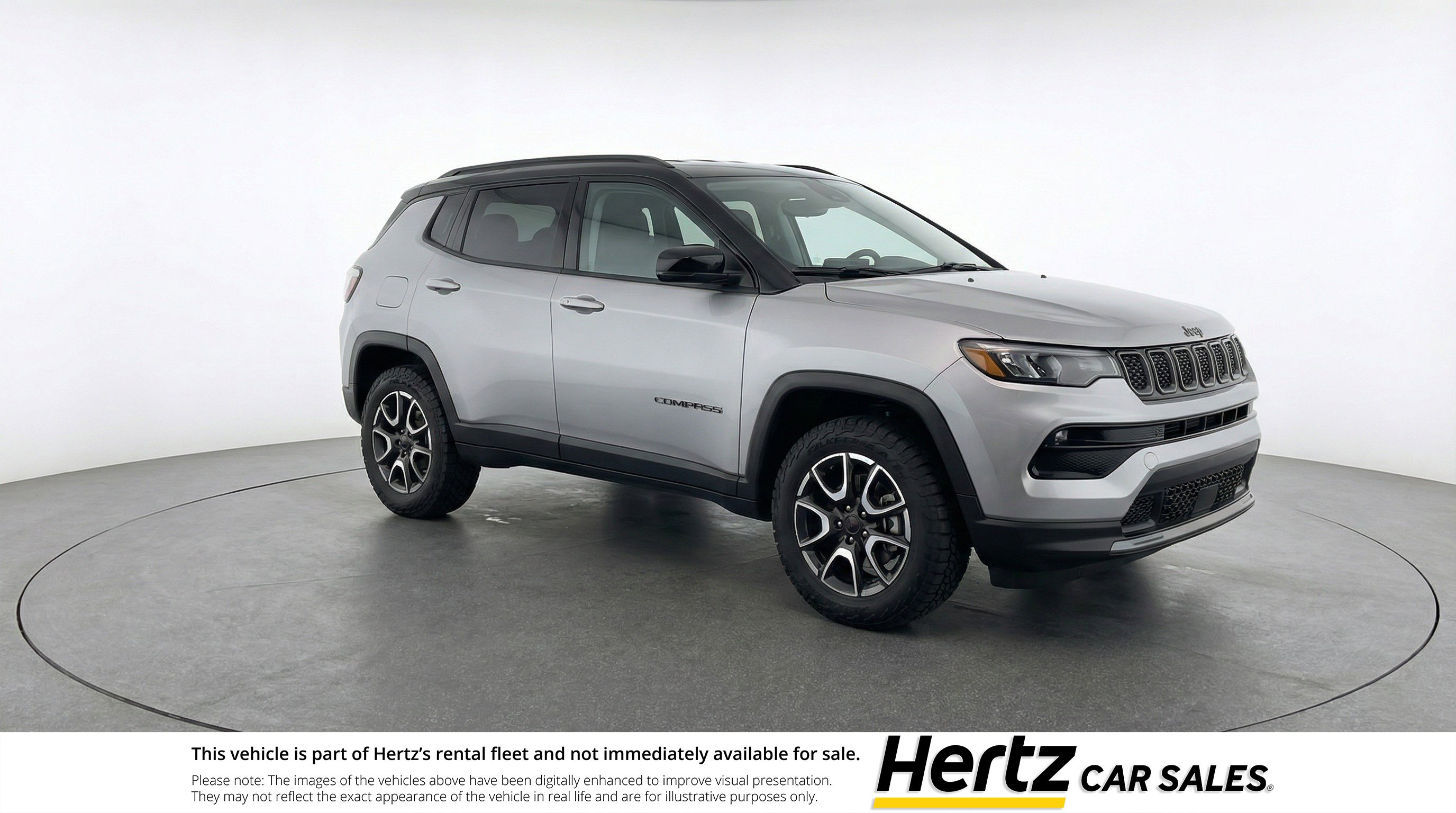 Used 2025 Jeep Compass Trailhawk image 1