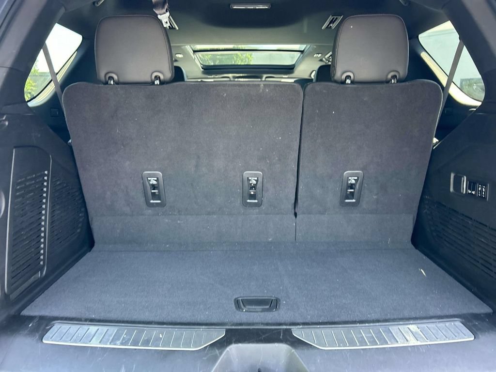 Used 2023 Chevrolet Tahoe High Country AWD/4WD image 12