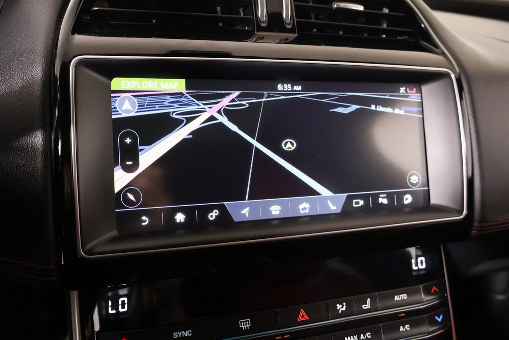 Used 2019 Jaguar XE S image 7