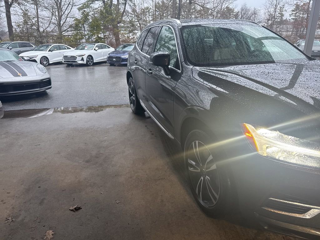 Used 2021 Volvo XC60 T8 Inscription Expression w/ Advanced Package AWD/4WD image 4