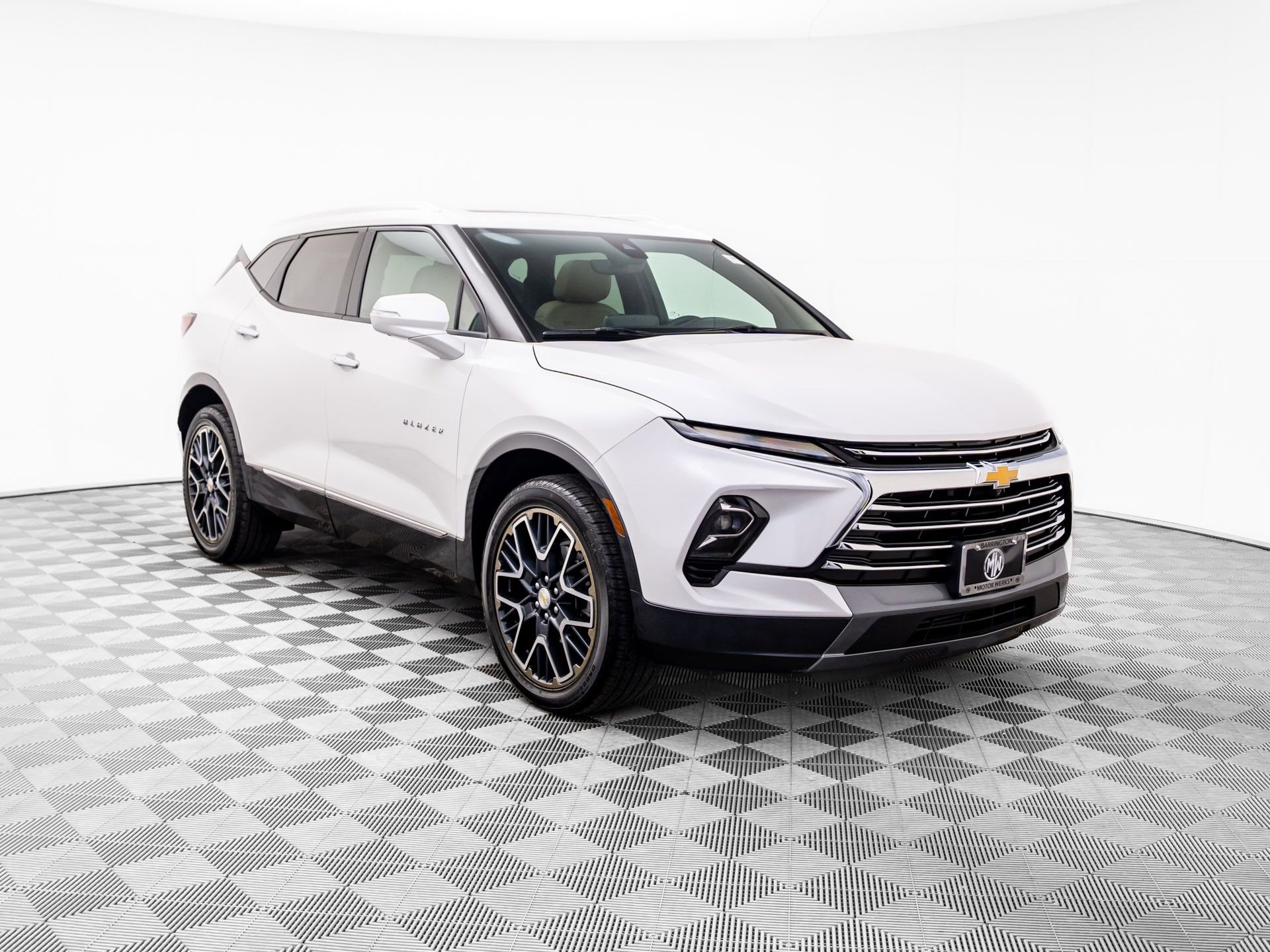Used 2024 Chevrolet Blazer Premier w/ Driver Confidence II Package image 8