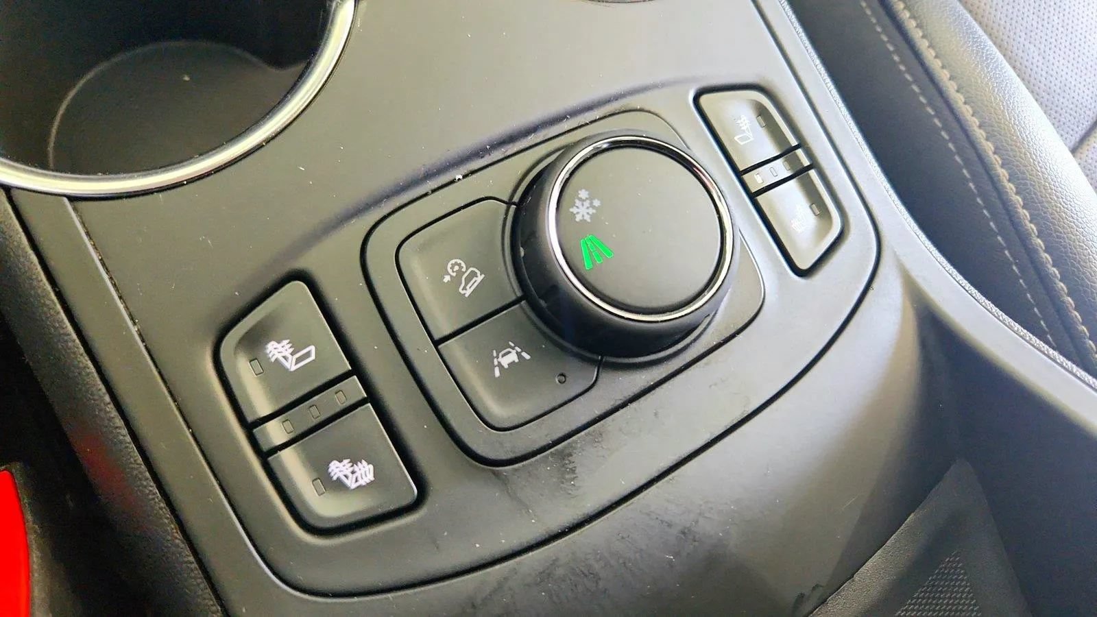 Used 2024 GMC Terrain SLT FWD image 22