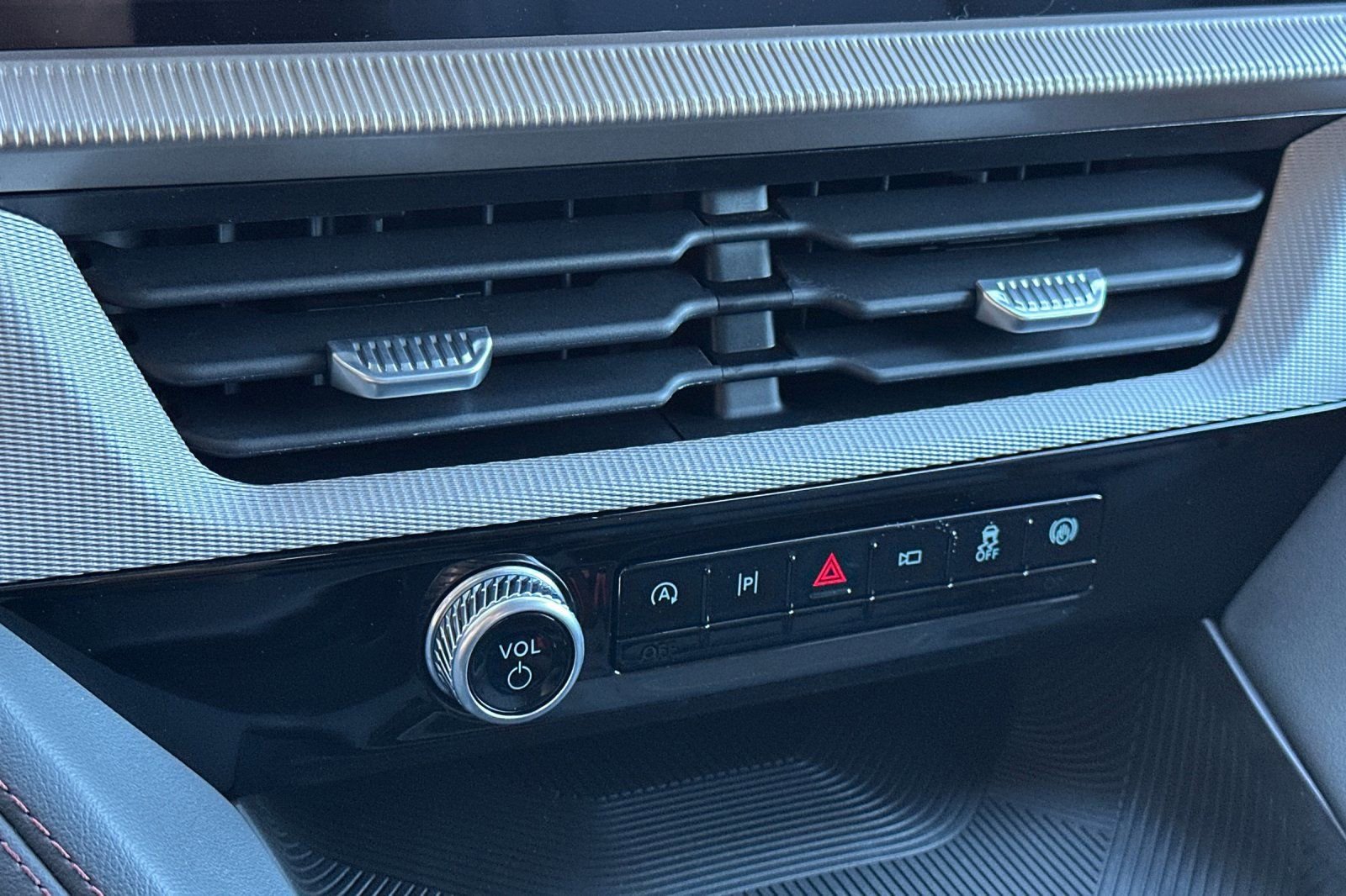 New 2026 Ford Explorer Active w/ Active Comfort Package image 19
