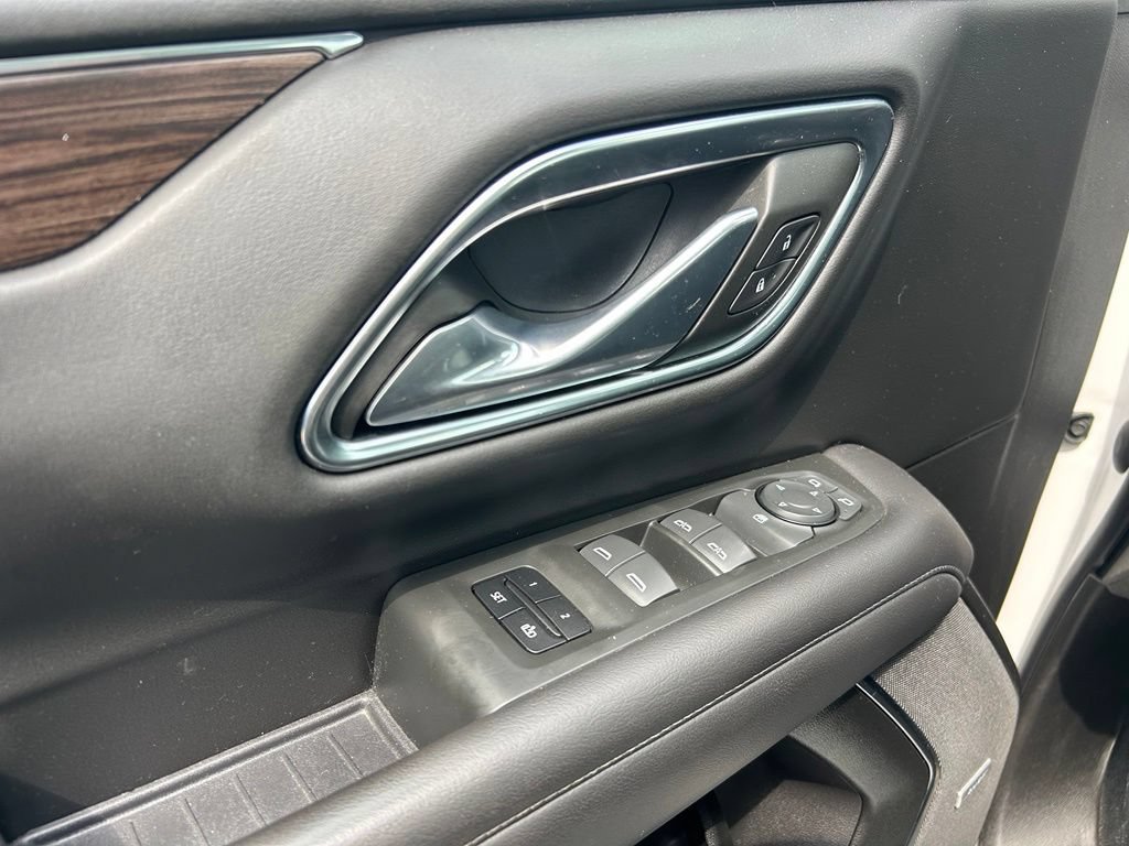 Used 2022 Chevrolet Suburban LT AWD/4WD image 10