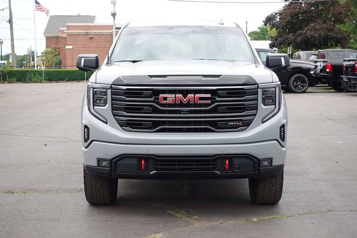 Used 2025 GMC Sierra 1500 AT4 w/ Technology Package AWD/4WD image 5
