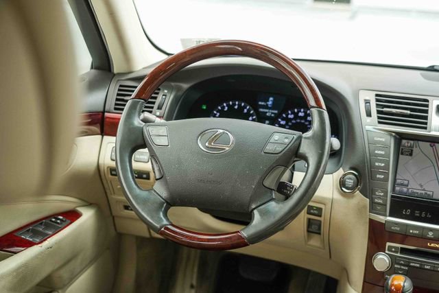 Used 2011 Lexus LS 460 w/ Comfort Pkg image 19