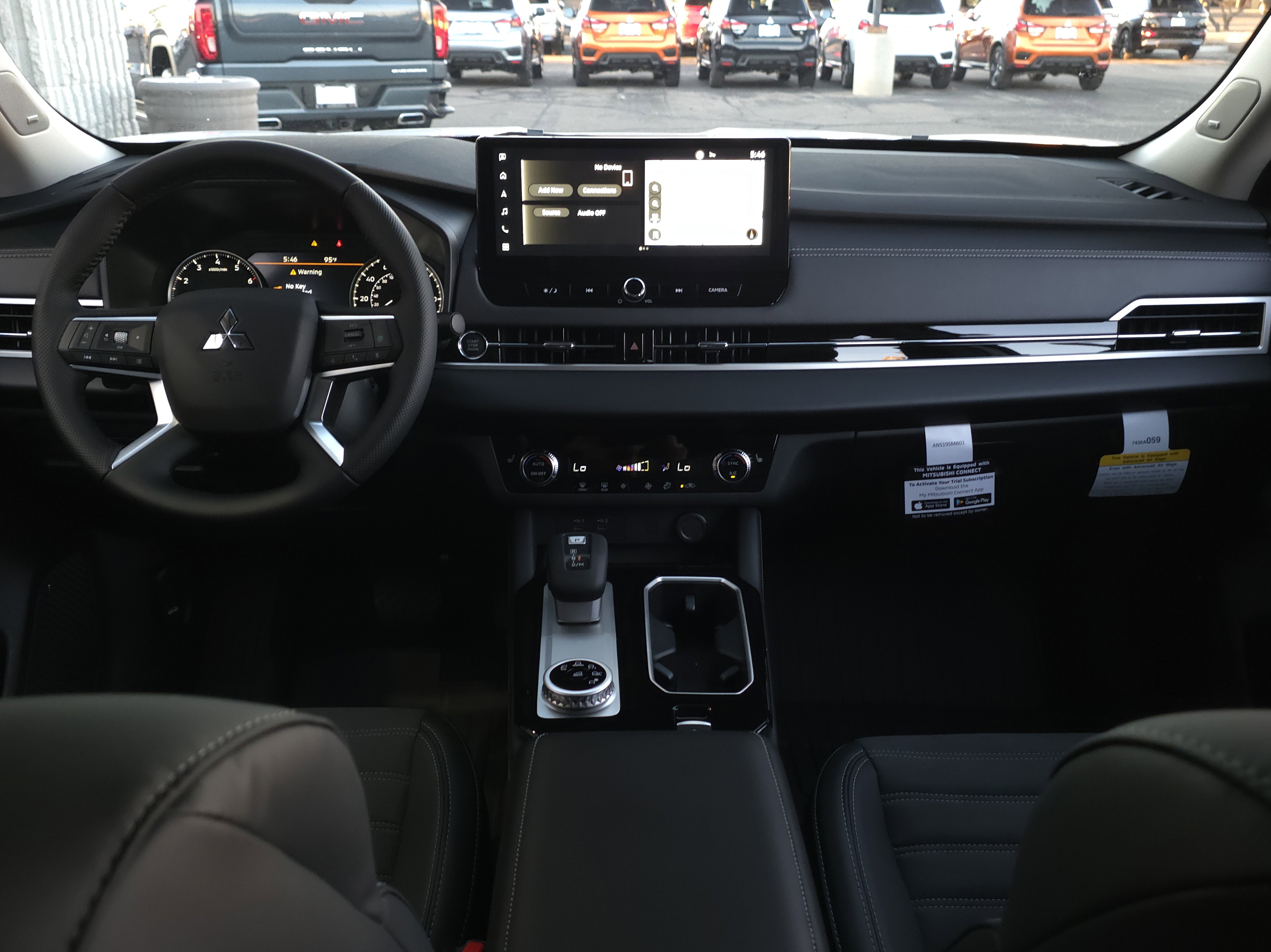 New 2025 Mitsubishi Outlander SE image 23