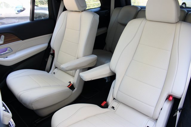 Used 2025 Mercedes-Benz GLS 450 4MATIC w/ AMG Line Exterior image 12