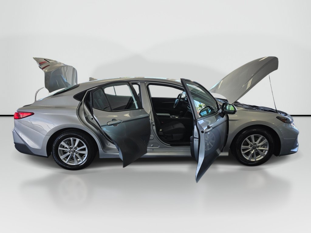 Used 2025 Toyota Camry LE FWD image 9