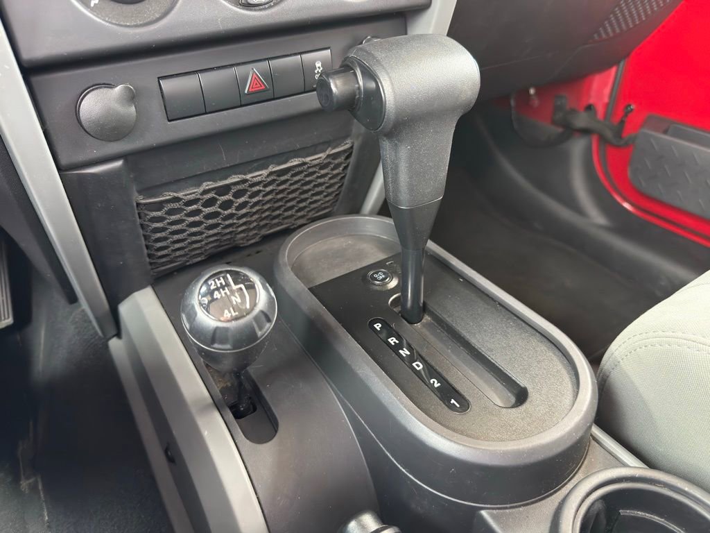 Used 2010 Jeep Wrangler Unlimited Sahara image 27