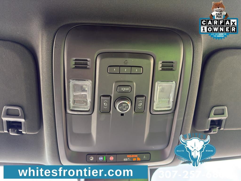 Used 2024 Chevrolet Suburban Premier AWD/4WD image 21