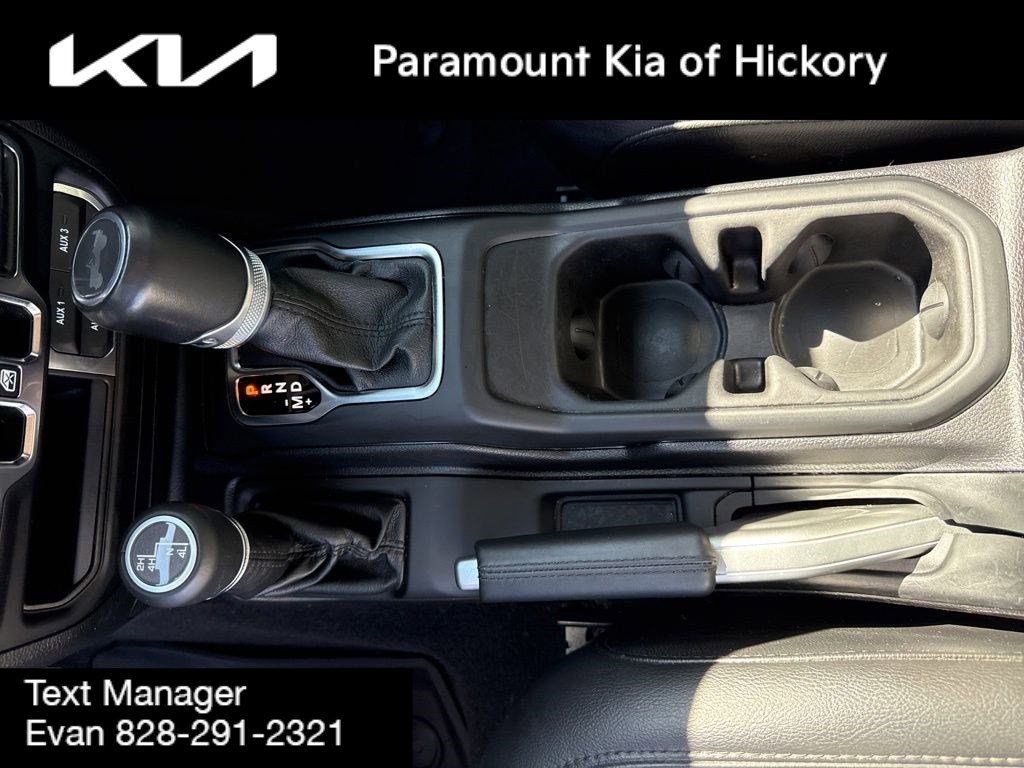 Used 2021 Jeep Wrangler Unlimited Sahara AWD/4WD image 28