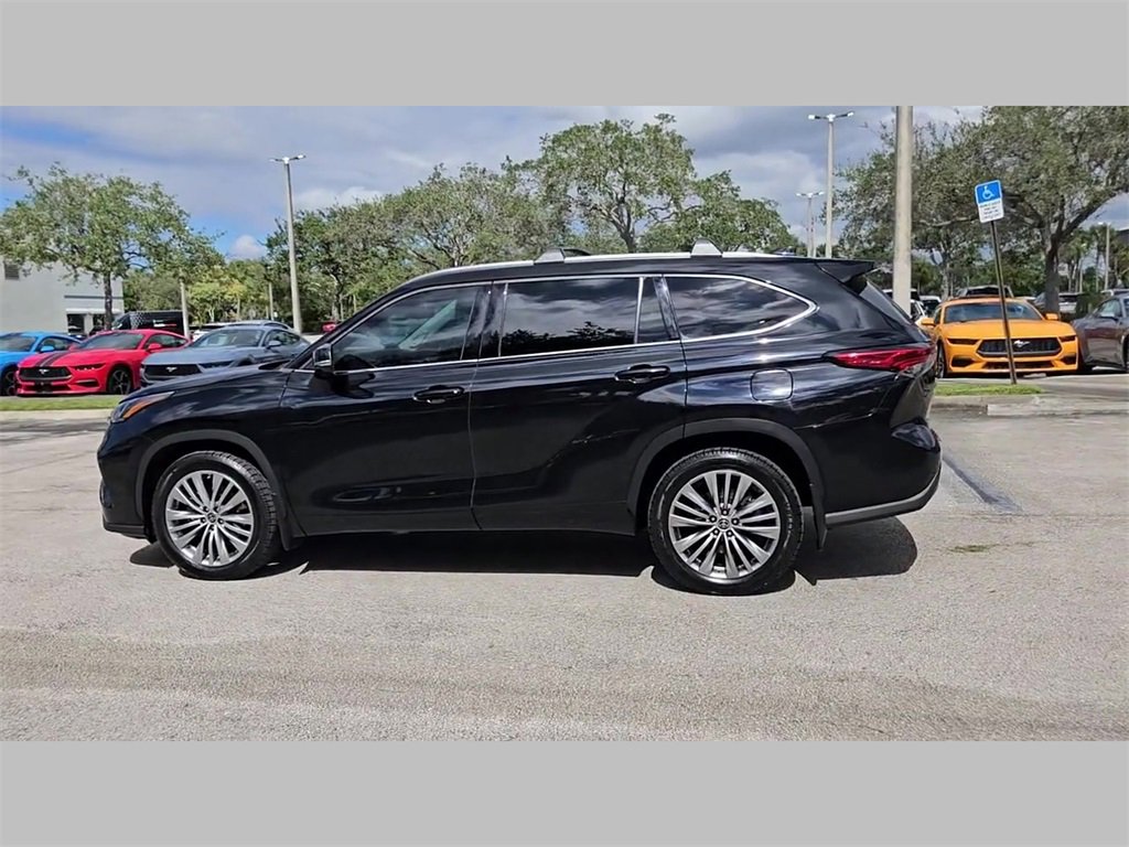 Used 2022 Toyota Highlander Platinum image 31