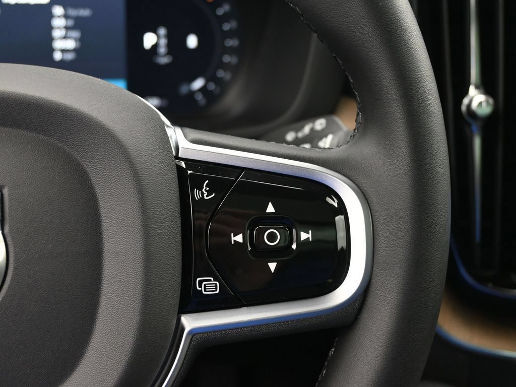 New 2026 Volvo XC60 B5 Core w/ Protection Package Premier AWD/4WD image 26