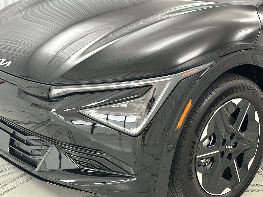 New 2025 Kia EV6 Wind image 9
